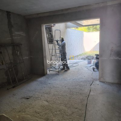 Casa com 107m², 3 quartos (sendo 1 suíte), 2 garagens, no bairro Rio Vermelho em Florianópolis
