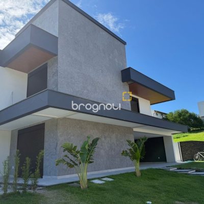 Casa de Condomínio com 296m², 4 quartos (sendo 4 suítes), 2 garagens, no bairro Ingleses em Florianópolis