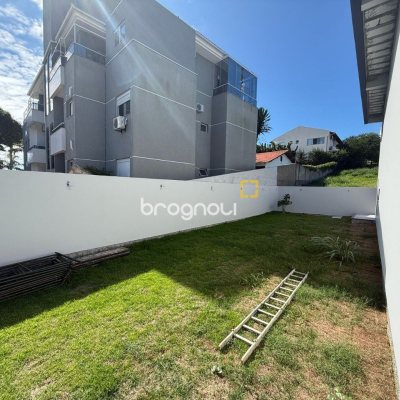 Casa de Condomínio com 296m², 4 quartos (sendo 4 suítes), 2 garagens, no bairro Ingleses em Florianópolis