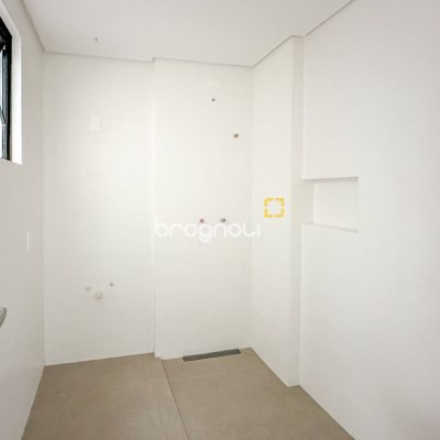Apartamento com 74m², 2 quartos (sendo 1 suíte), 1 garagem, no bairro Saco Grande em Florianópolis