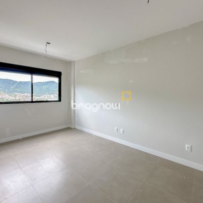 Apartamento com 74m², 2 quartos (sendo 1 suíte), 1 garagem, no bairro Saco Grande em Florianópolis