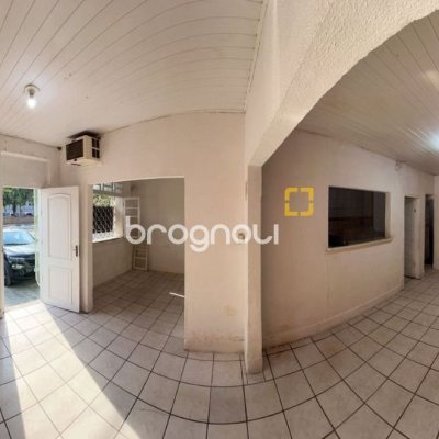 Casa com 98m², 2 quartos, 2 garagens, no bairro Centro em Florianópolis