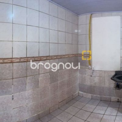 Casa com 98m², 2 quartos, 2 garagens, no bairro Centro em Florianópolis