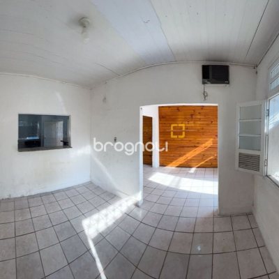 Casa com 98m², 2 quartos, 2 garagens, no bairro Centro em Florianópolis