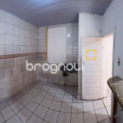 Casa com 98m², 2 quartos, 2 garagens, no bairro Centro em Florianópolis