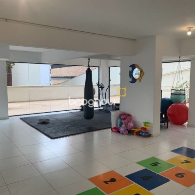 Apartamento com 72m², 2 quartos (sendo 1 suíte), 2 garagens, no bairro Itacorubi em Florianópolis