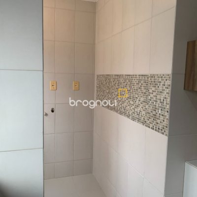 Apartamento com 72m², 2 quartos (sendo 1 suíte), 2 garagens, no bairro Itacorubi em Florianópolis