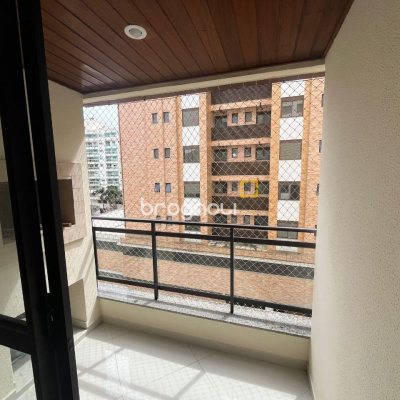 Apartamento com 72m², 2 quartos (sendo 1 suíte), 2 garagens, no bairro Itacorubi em Florianópolis