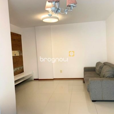 Apartamento com 72m², 2 quartos (sendo 1 suíte), 2 garagens, no bairro Itacorubi em Florianópolis