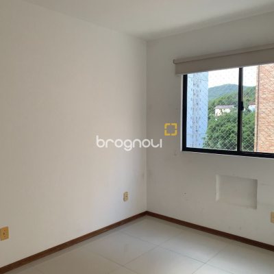 Apartamento com 72m², 2 quartos (sendo 1 suíte), 2 garagens, no bairro Itacorubi em Florianópolis