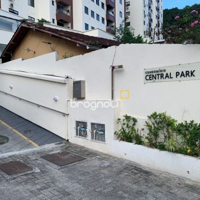 Apartamento com 72m², 2 quartos (sendo 1 suíte), 2 garagens, no bairro Itacorubi em Florianópolis