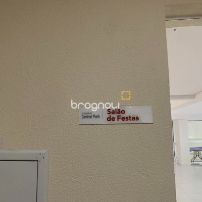 Apartamento com 72m², 2 quartos (sendo 1 suíte), 2 garagens, no bairro Itacorubi em Florianópolis