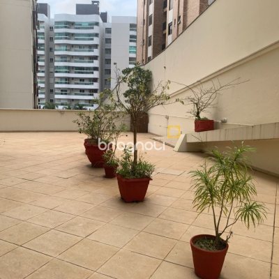 Apartamento com 72m², 2 quartos (sendo 1 suíte), 2 garagens, no bairro Itacorubi em Florianópolis