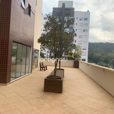 Apartamento com 72m², 2 quartos (sendo 1 suíte), 2 garagens, no bairro Itacorubi em Florianópolis