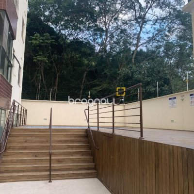 Apartamento com 72m², 2 quartos (sendo 1 suíte), 2 garagens, no bairro Itacorubi em Florianópolis