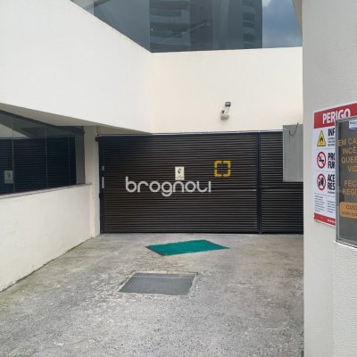 Apartamento com 72m², 2 quartos (sendo 1 suíte), 2 garagens, no bairro Itacorubi em Florianópolis