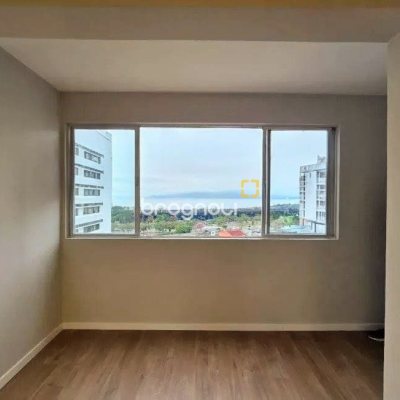 Apartamento com 129m², 4 quartos (sendo 1 suíte), 1 garagem, no bairro Centro em Florianópolis