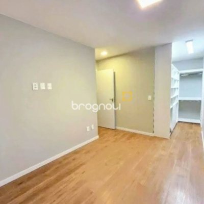Apartamento com 129m², 4 quartos (sendo 1 suíte), 1 garagem, no bairro Centro em Florianópolis