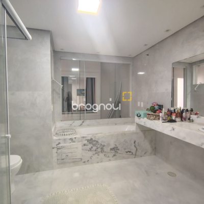 Casa com 107m², 3 quartos (sendo 1 suíte), 2 garagens, no bairro Vargem do Bom Jesus em Florianópolis