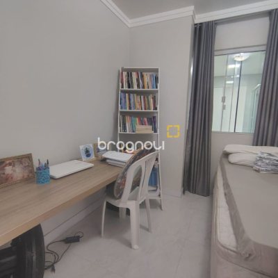 Casa com 107m², 3 quartos (sendo 1 suíte), 2 garagens, no bairro Vargem do Bom Jesus em Florianópolis