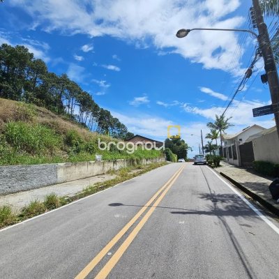 Terreno com 1533m², no bairro João Paulo em Florianópolis