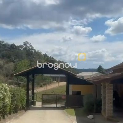 Sítio com 11511m², no bairro Invernadinha em Rancho Queimado