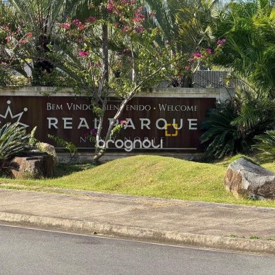 Terreno com 450m², no bairro São João do Rio Vermelho em Florianópolis
