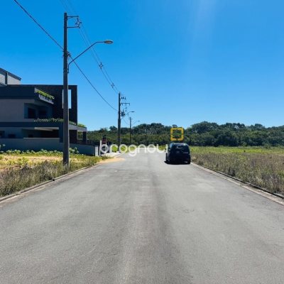 Terreno com 450m², no bairro São João do Rio Vermelho em Florianópolis