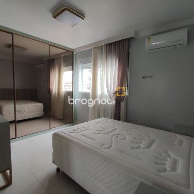Apartamento com 121m², 4 quartos (sendo 2 suítes), 2 garagens, no bairro Balneário em Florianópolis