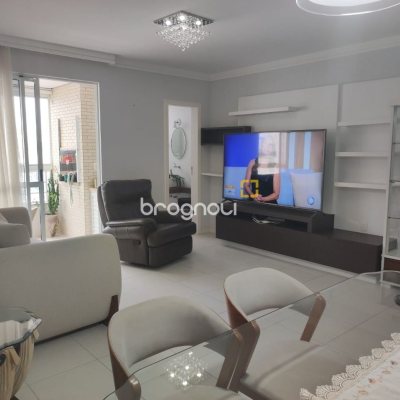 Apartamento com 121m², 4 quartos (sendo 2 suítes), 2 garagens, no bairro Balneário em Florianópolis