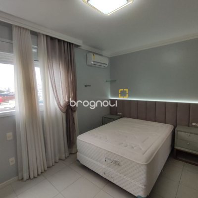 Apartamento com 121m², 4 quartos (sendo 2 suítes), 2 garagens, no bairro Balneário em Florianópolis