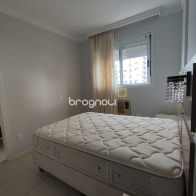 Apartamento com 121m², 4 quartos (sendo 2 suítes), 2 garagens, no bairro Balneário em Florianópolis