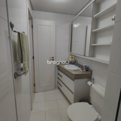 Apartamento com 121m², 4 quartos (sendo 2 suítes), 2 garagens, no bairro Balneário em Florianópolis