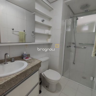 Apartamento com 121m², 4 quartos (sendo 2 suítes), 2 garagens, no bairro Balneário em Florianópolis