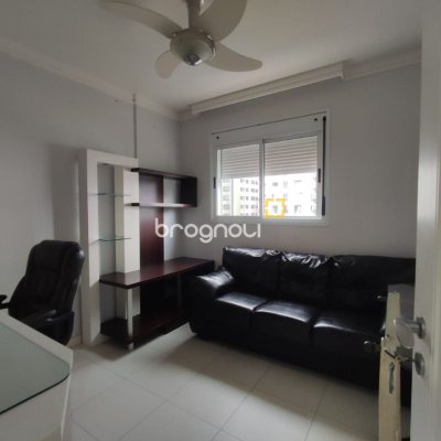 Apartamento com 121m², 4 quartos (sendo 2 suítes), 2 garagens, no bairro Balneário em Florianópolis