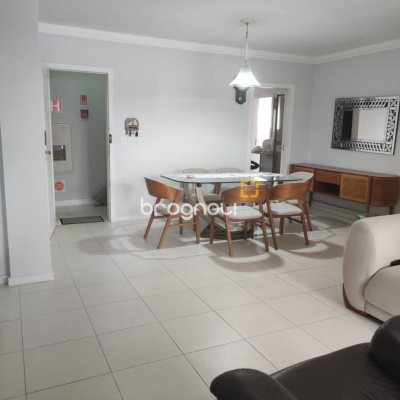 Apartamento com 121m², 4 quartos (sendo 2 suítes), 2 garagens, no bairro Balneário em Florianópolis