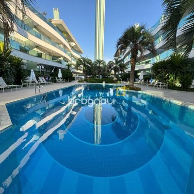 Apartamento com 137m², 5 quartos (sendo 4 suítes), 2 garagens, no bairro Canasvieiras em Florianópolis
