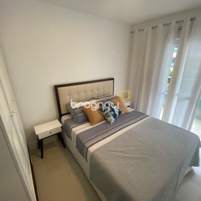 Apartamento com 137m², 5 quartos (sendo 4 suítes), 2 garagens, no bairro Canasvieiras em Florianópolis