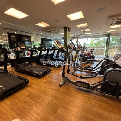 Apartamento com 137m², 5 quartos (sendo 4 suítes), 2 garagens, no bairro Canasvieiras em Florianópolis