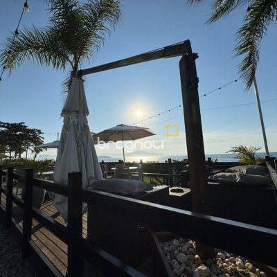 Apartamento com 137m², 5 quartos (sendo 4 suítes), 2 garagens, no bairro Canasvieiras em Florianópolis