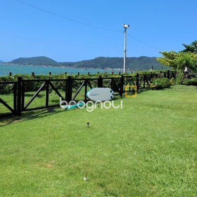 Apartamento com 137m², 5 quartos (sendo 4 suítes), 2 garagens, no bairro Canasvieiras em Florianópolis