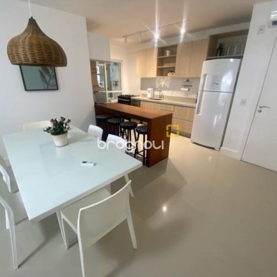 Apartamento com 137m², 5 quartos (sendo 4 suítes), 2 garagens, no bairro Canasvieiras em Florianópolis