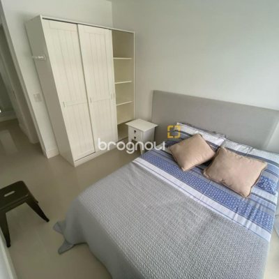 Apartamento com 137m², 5 quartos (sendo 4 suítes), 2 garagens, no bairro Canasvieiras em Florianópolis