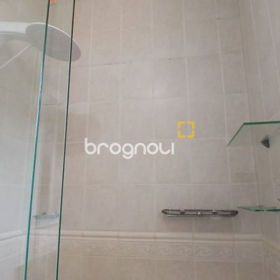 Casa com 237m², 5 quartos (sendo 1 suíte), 6 garagens, no bairro Balneário em Florianópolis