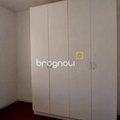 Casa com 237m², 5 quartos (sendo 1 suíte), 6 garagens, no bairro Balneário em Florianópolis
