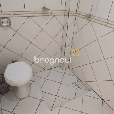 Casa com 237m², 5 quartos (sendo 1 suíte), 6 garagens, no bairro Balneário em Florianópolis