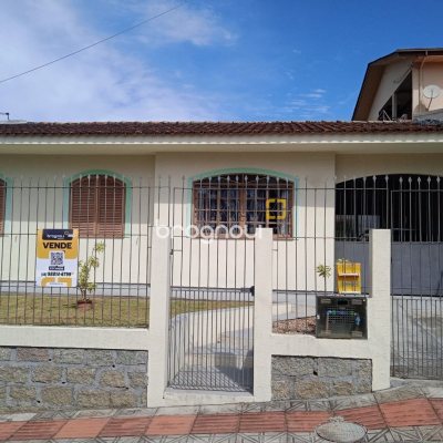 Casa com 92m², 3 quartos (sendo 1 suíte), 2 garagens, no bairro Bela Vista em São José