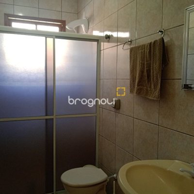 Casa com 92m², 3 quartos (sendo 1 suíte), 2 garagens, no bairro Bela Vista em São José