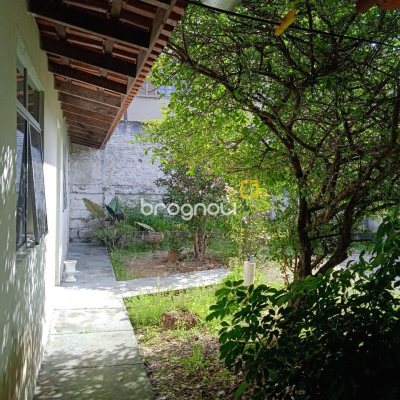 Casa com 92m², 3 quartos (sendo 1 suíte), 2 garagens, no bairro Bela Vista em São José