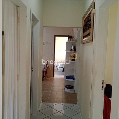 Casa com 92m², 3 quartos (sendo 1 suíte), 2 garagens, no bairro Bela Vista em São José